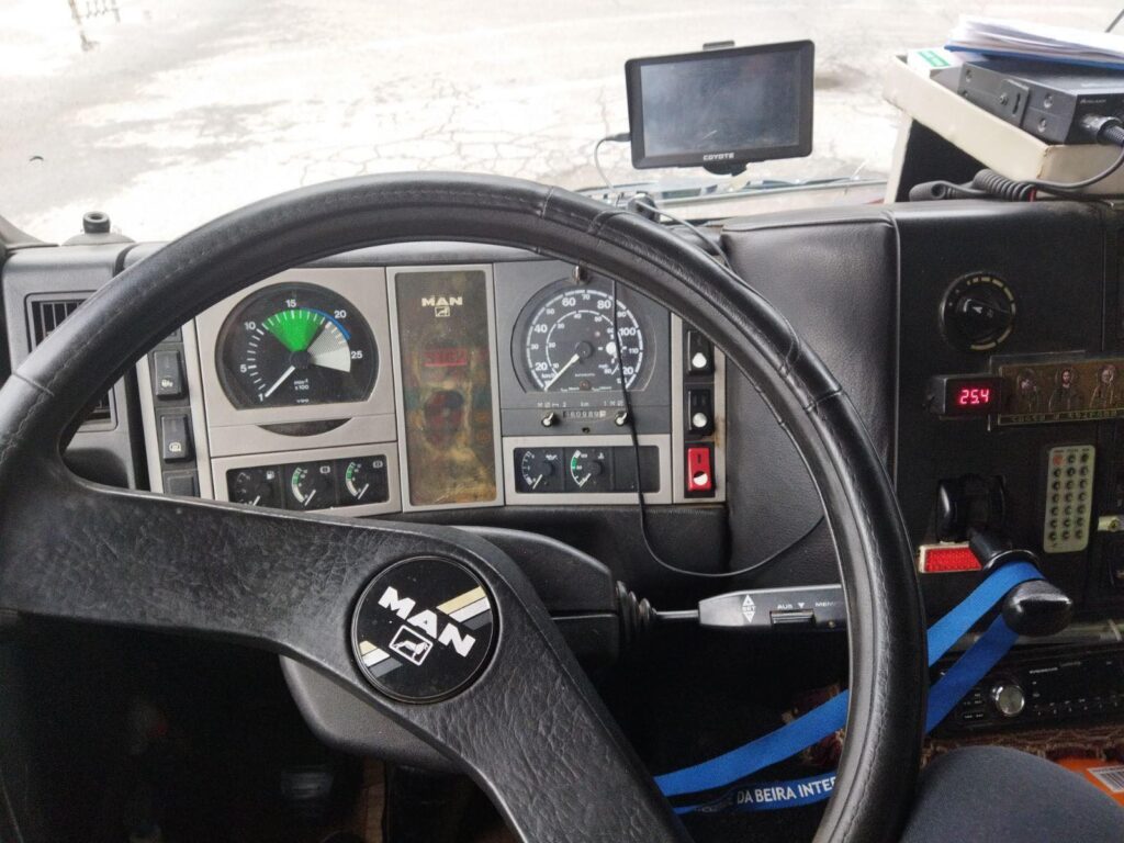 MAN F2000