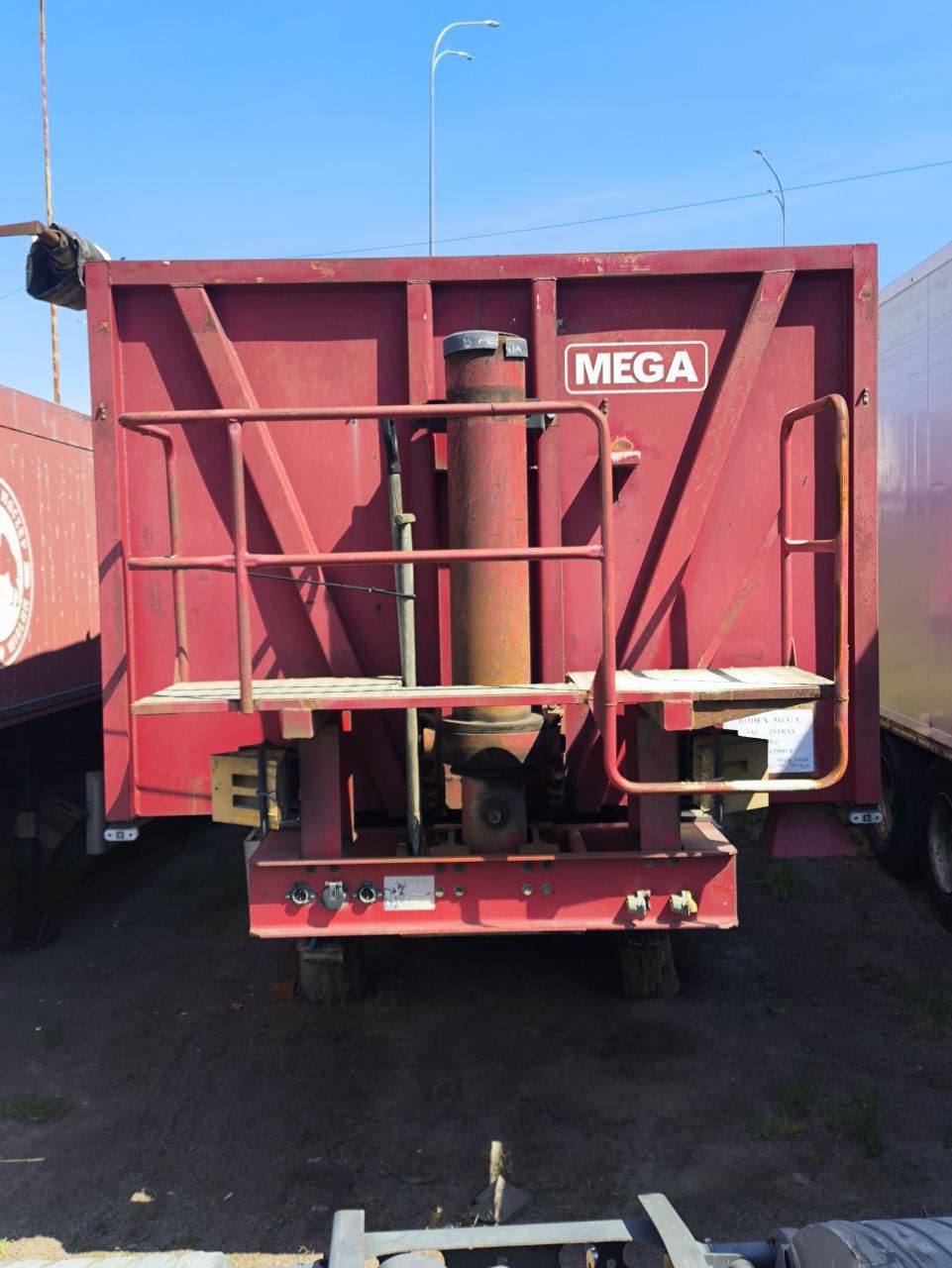 Самоскид MEGA