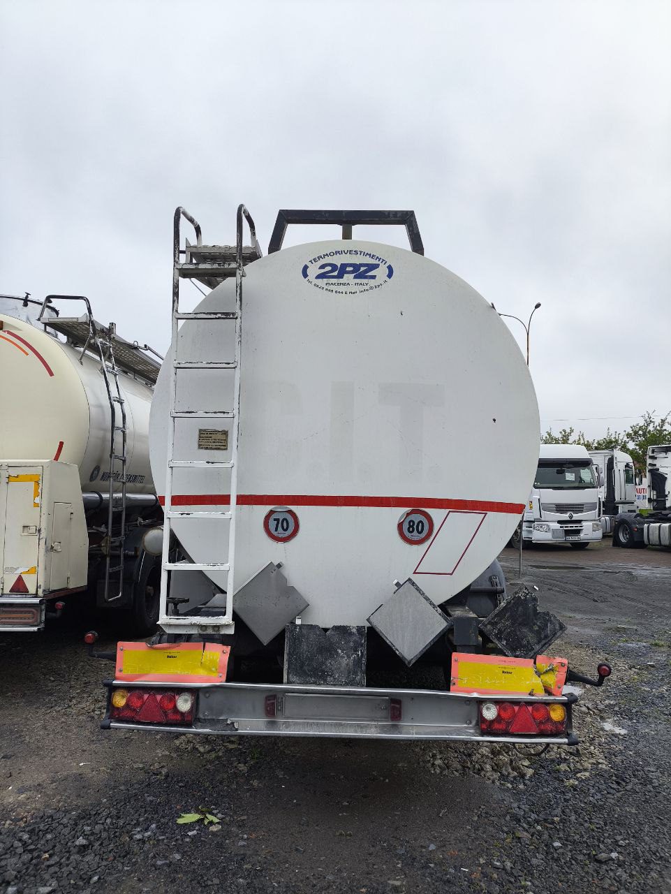 Цистерна SRL