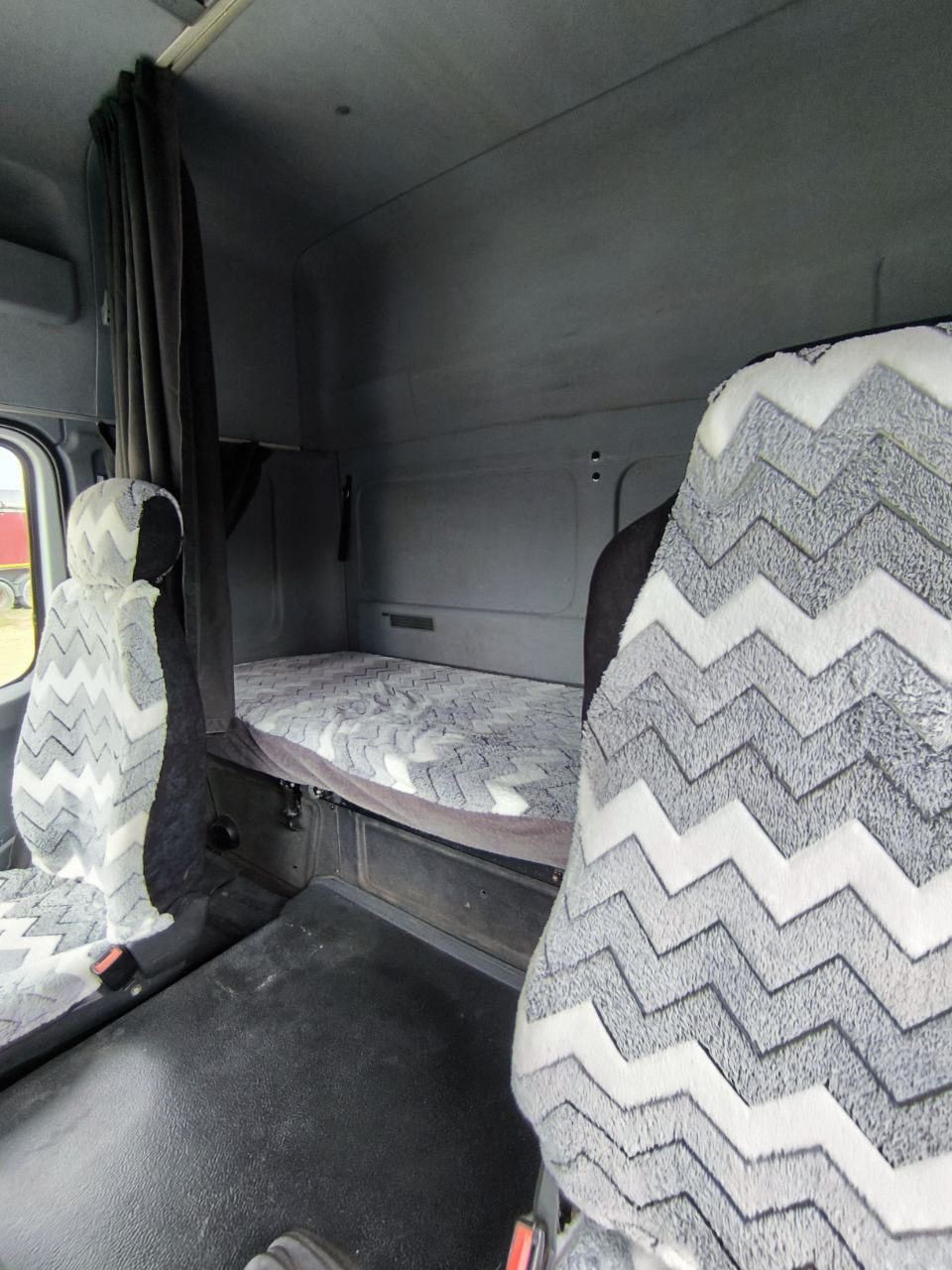 Mercedes-Benz AXOR 1836 LS