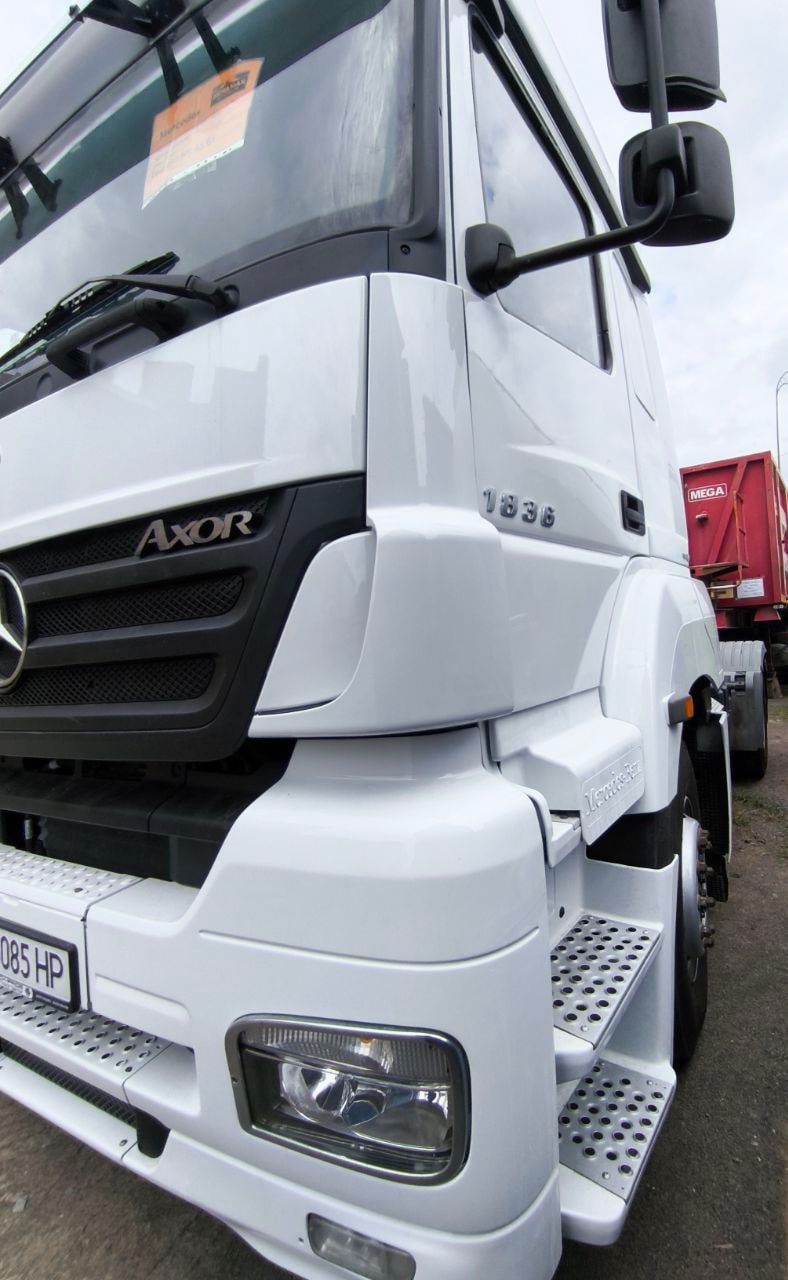 Mercedes-Benz AXOR 1836 LS