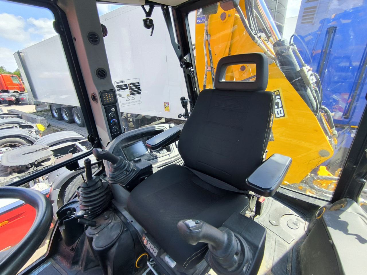 Екскаватор колісний JCB 3CX