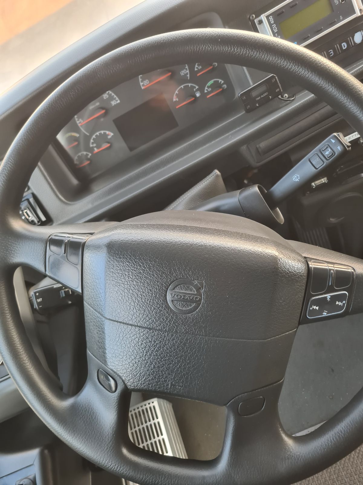 Автобус Volvo 8700 (B7 R)