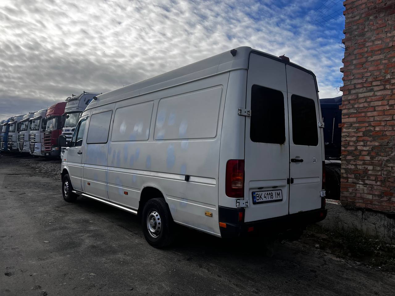 Вантажний Volkswagen LT