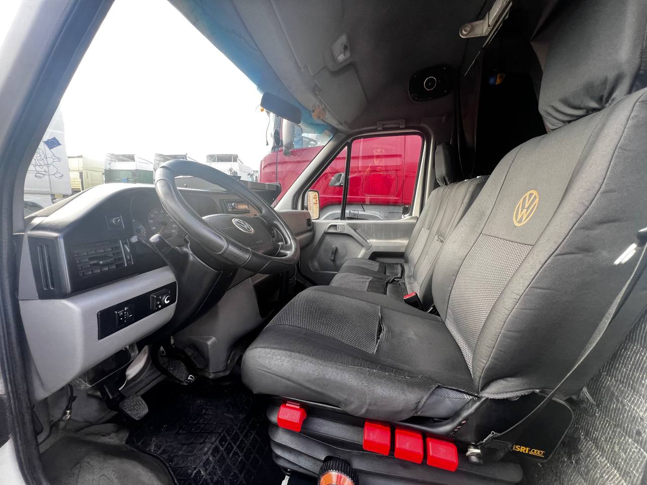 Вантажний Volkswagen LT