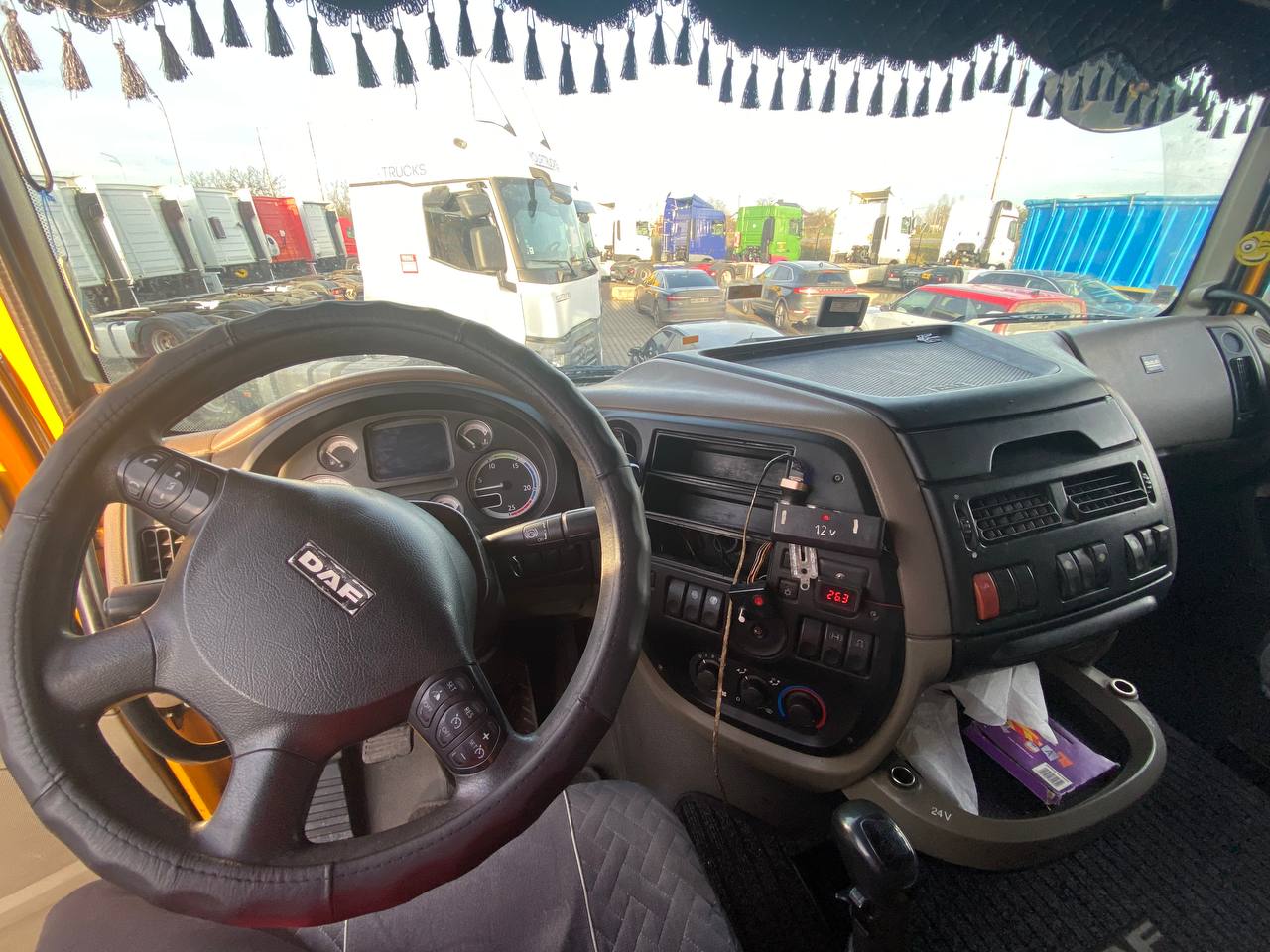 Тентований DAF XF 105.410