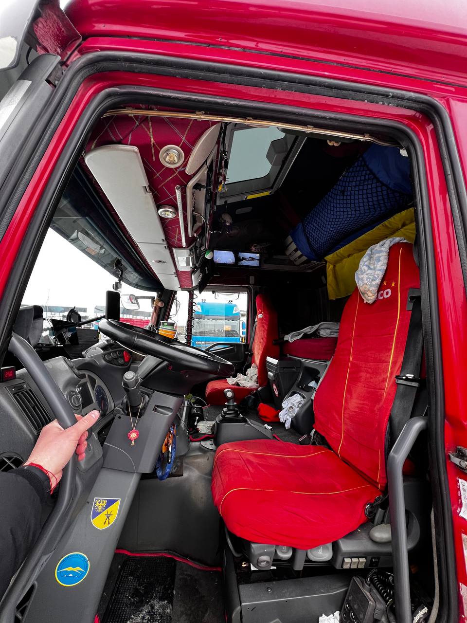 Тентований IVECO STRALIS 400
