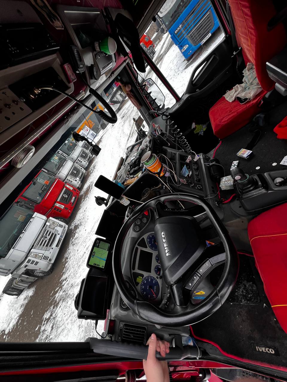 Тентований IVECO STRALIS 400