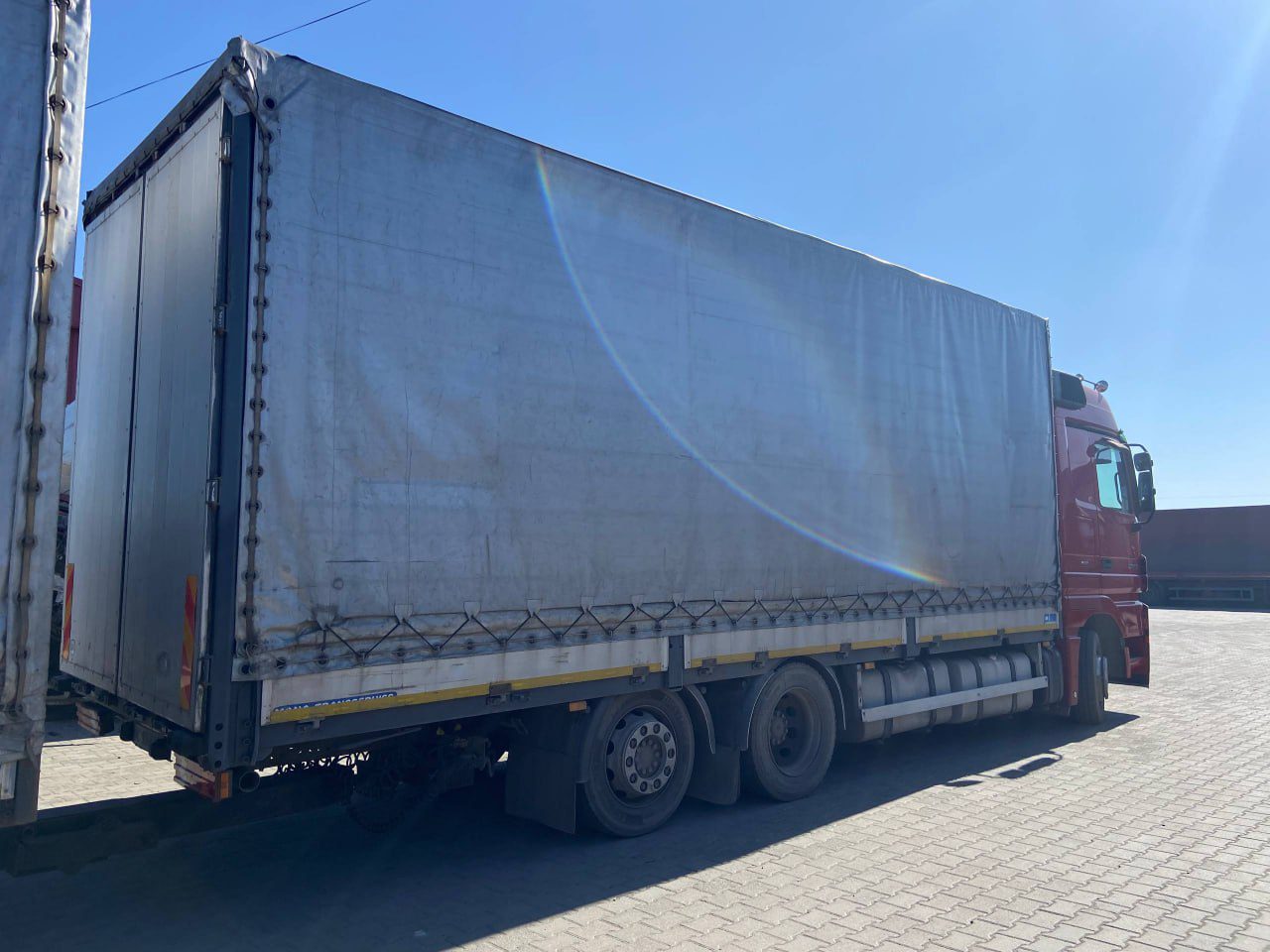Тентований Mercedes-Benz ACTROS 2546L