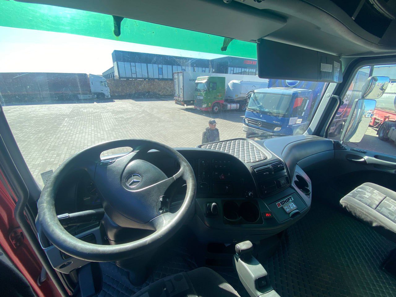 Тентований Mercedes-Benz ACTROS 2546L