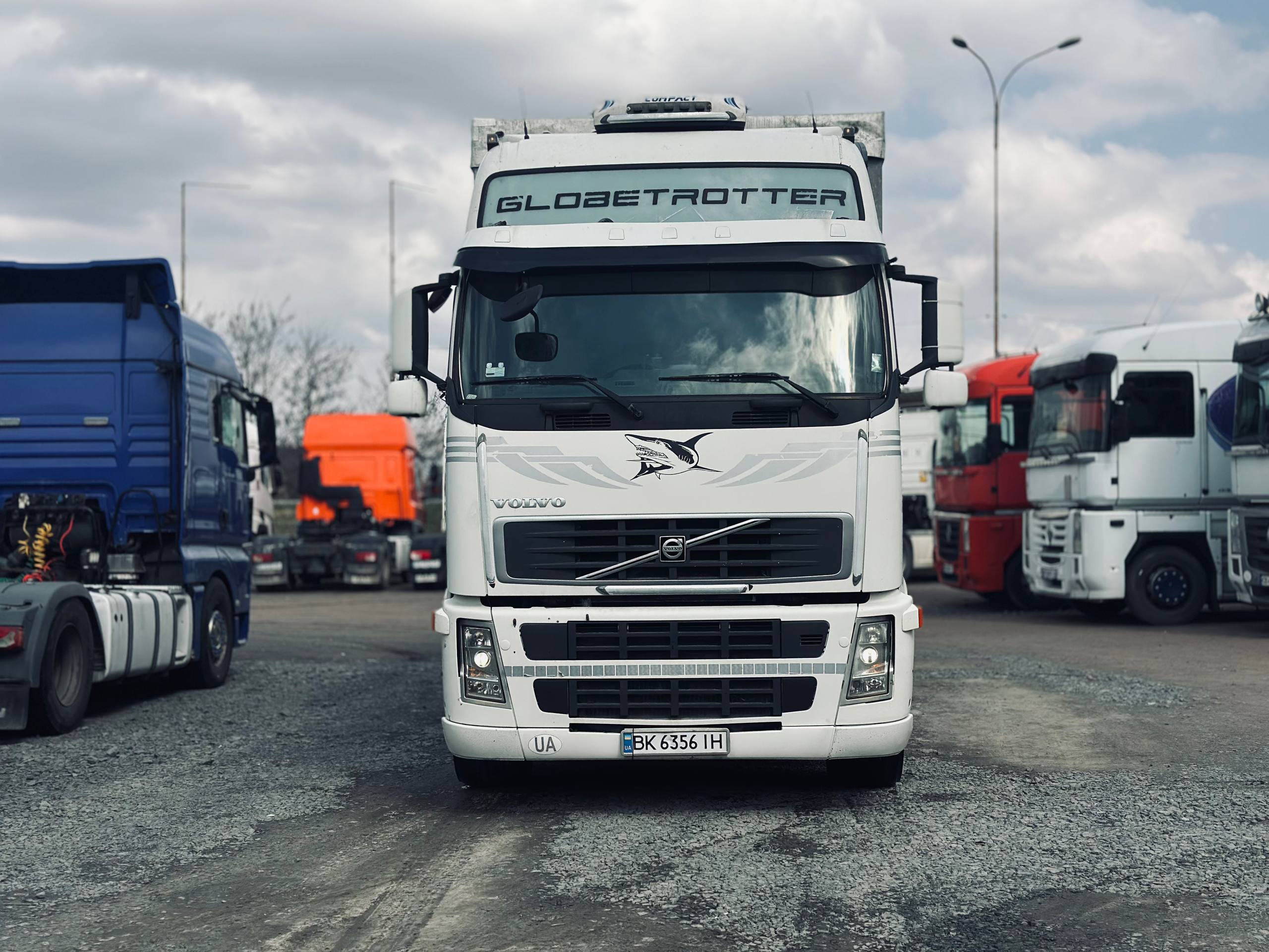 Тентований Volvo FH 13.440