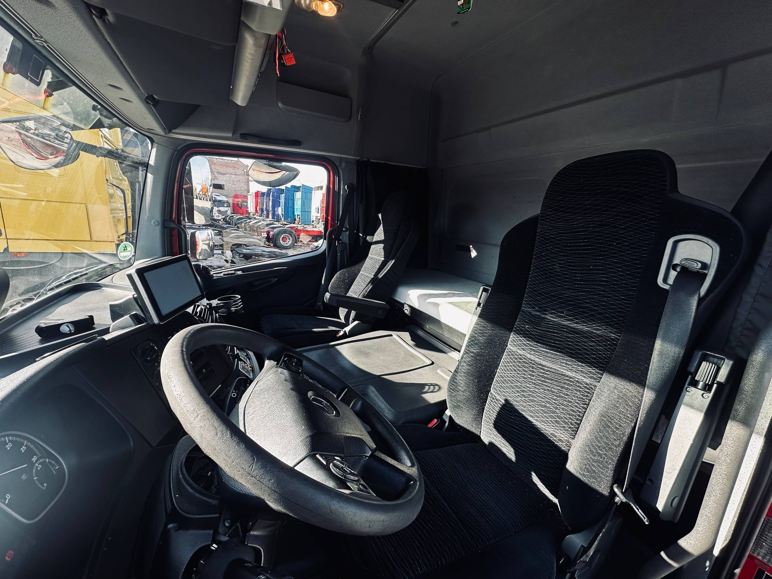 Тентований Mercedes-Benz ATEGO 1221 L
