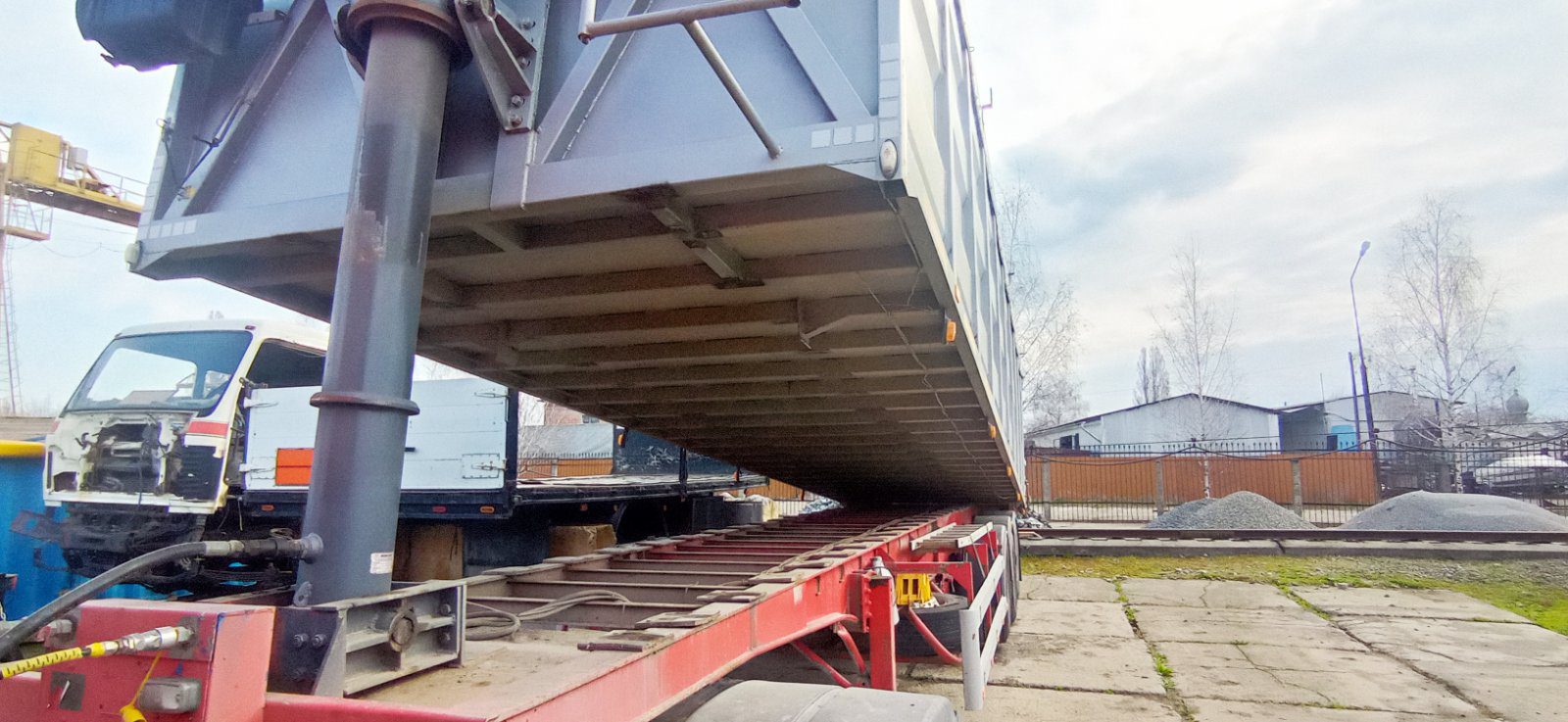 Самоскид FRUEHAUF