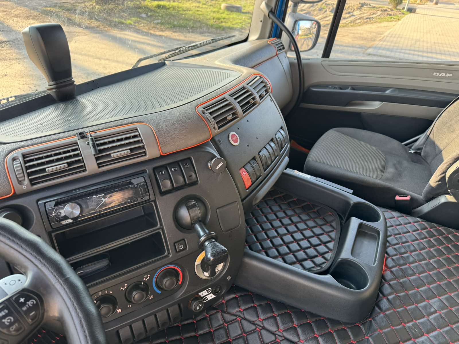 DAF CF 85.360