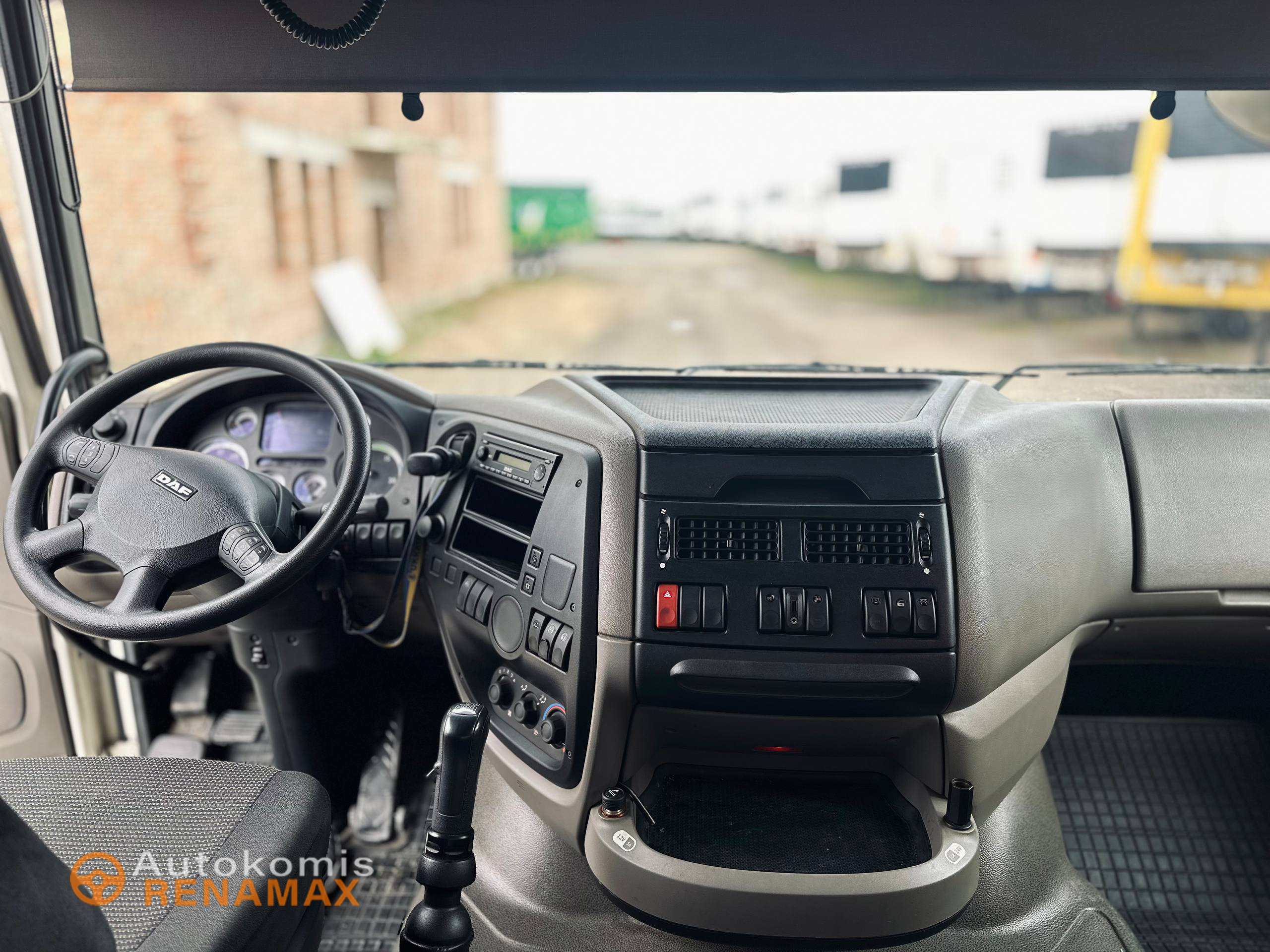 Тентований DAF XF 105.510 FAR