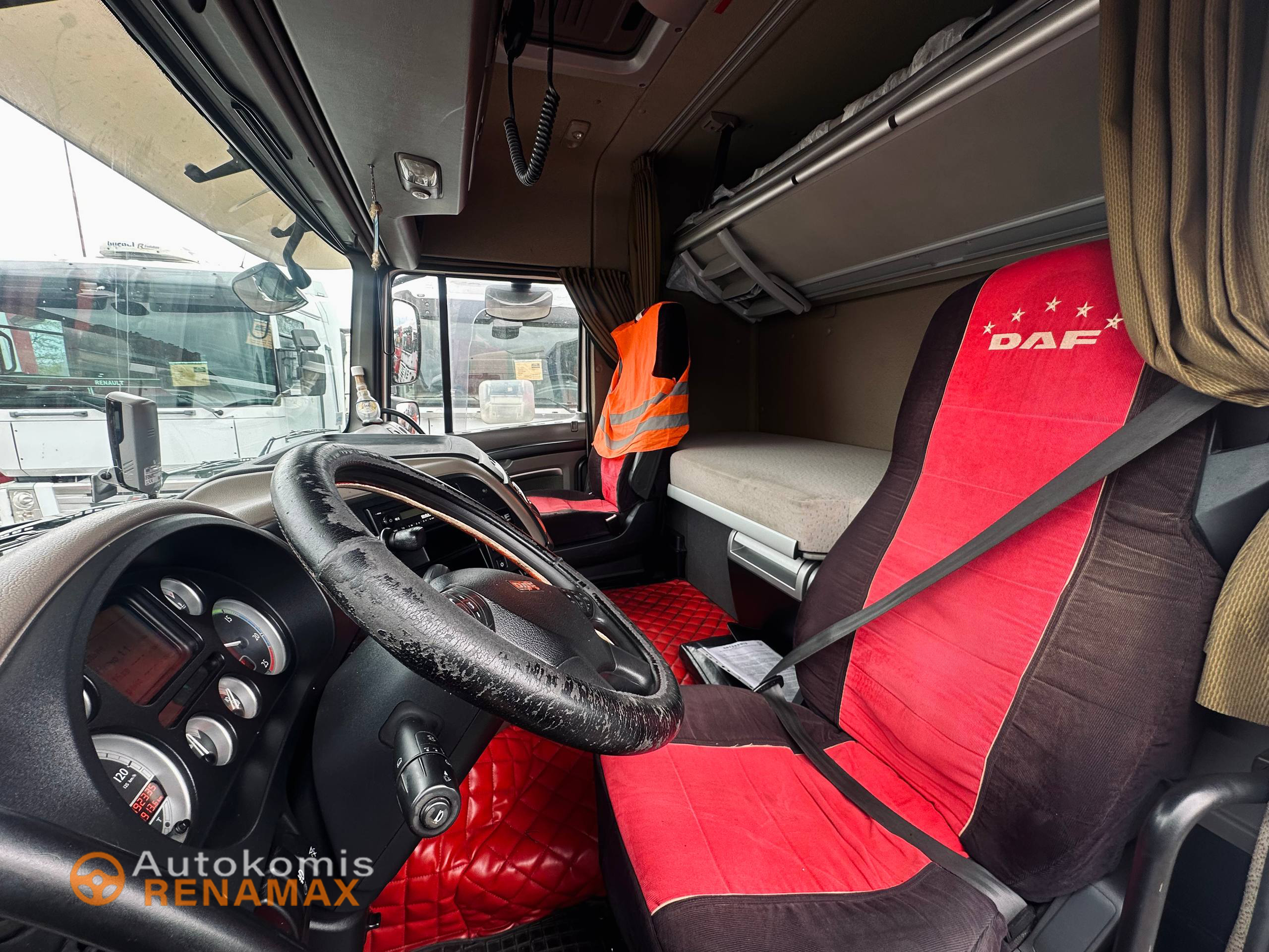 Тентований DAF XF 105.510 FAR