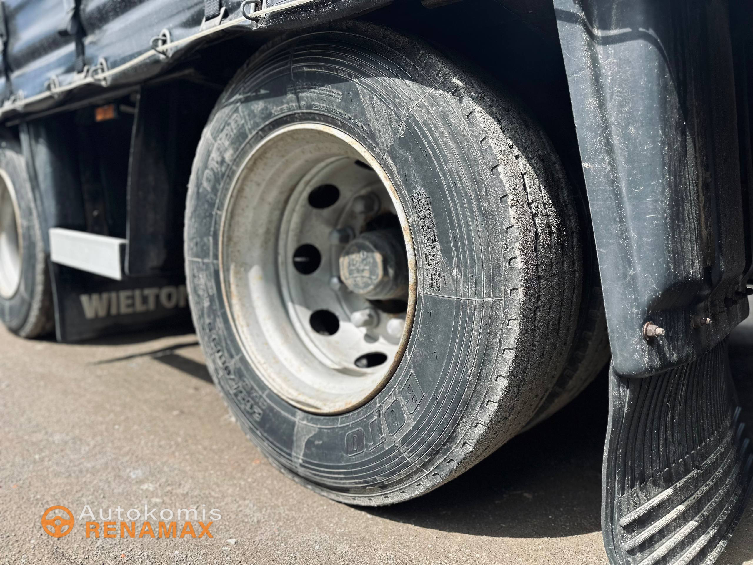 Тентований DAF XF 105.510 FAR