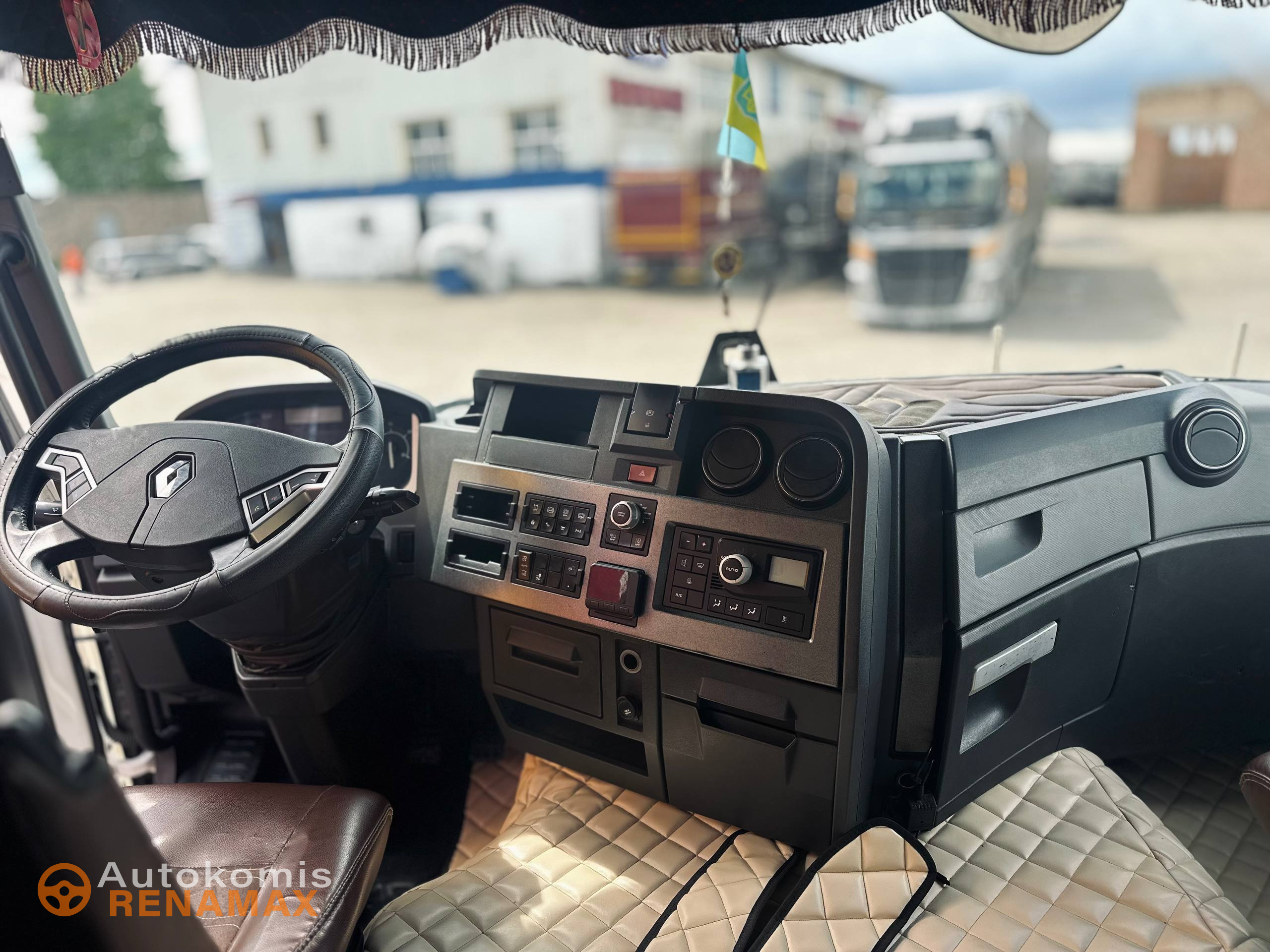 Контейнеровоз Renault T 460