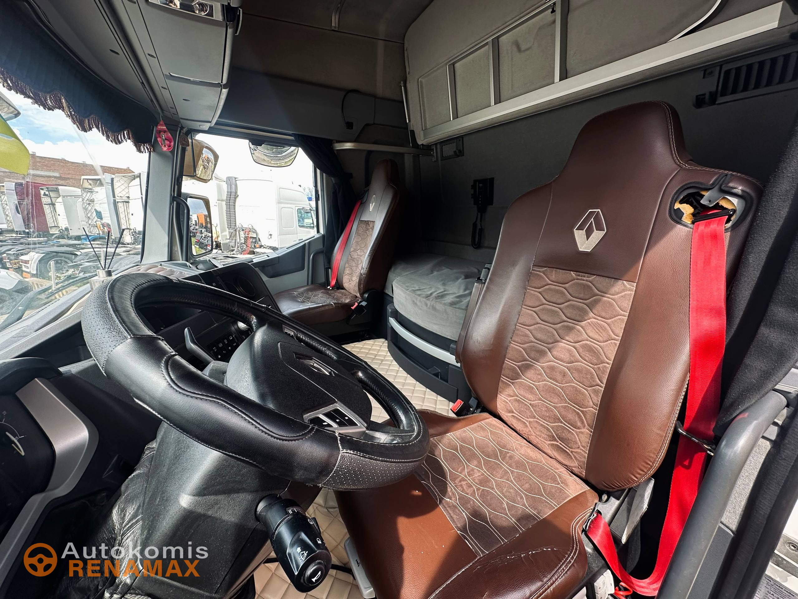 Контейнеровоз Renault T 460