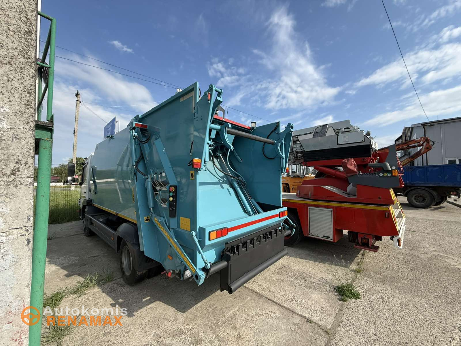 Сміттєвоз Mercedes-Benz ATEGO 818
