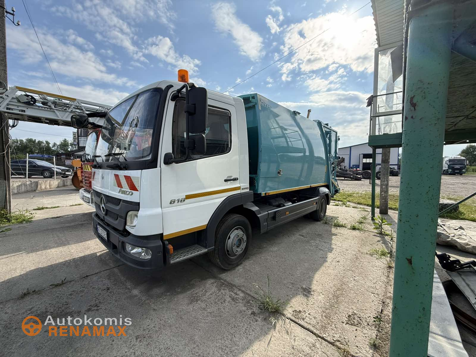 Сміттєвоз Mercedes-Benz ATEGO 818