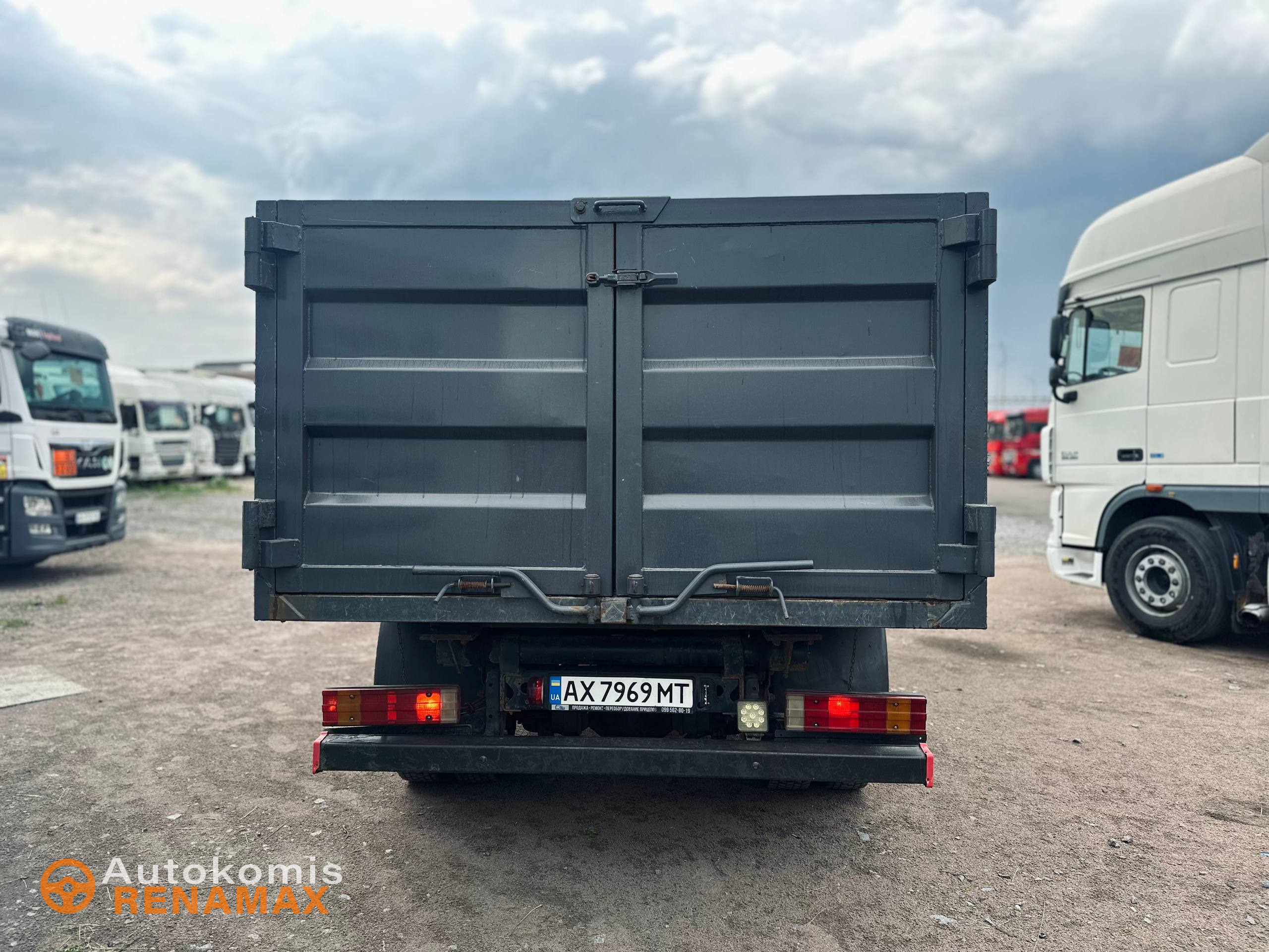 Самоскид Mercedes-Benz Vario 816 D