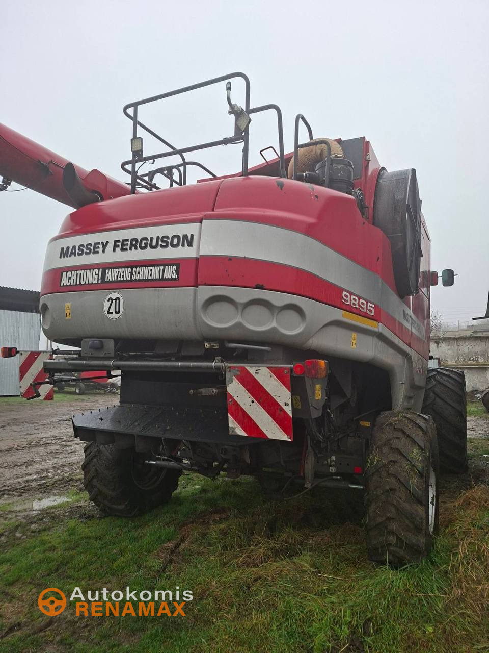 Комбайн Massey Ferguson 9895